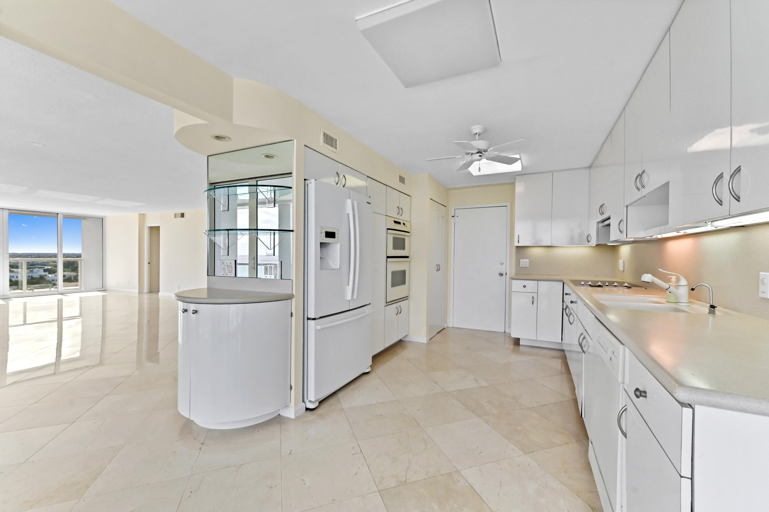 2800 South Ocean Boulevard, Unit 11M Boca Raton, FL 33432 - Photo 10 of 65 Kitchen