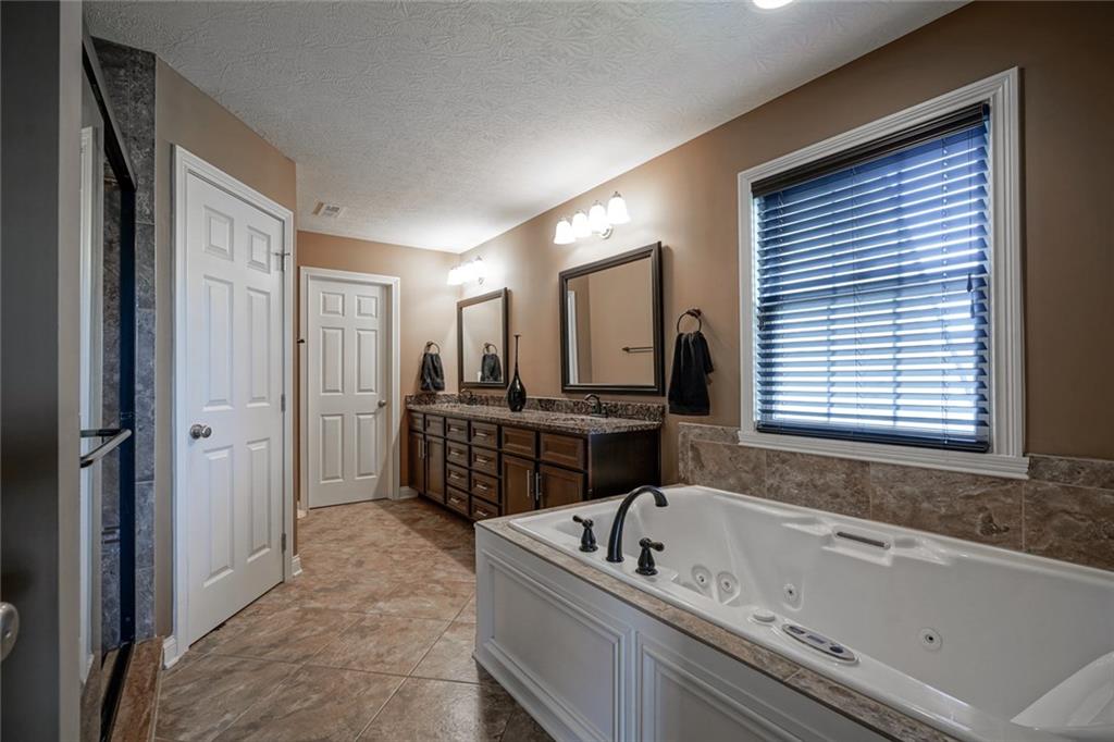 9957 Backstretch Row Fishers, IN 46040 - Photo 25 of 56 Gallery Image 25