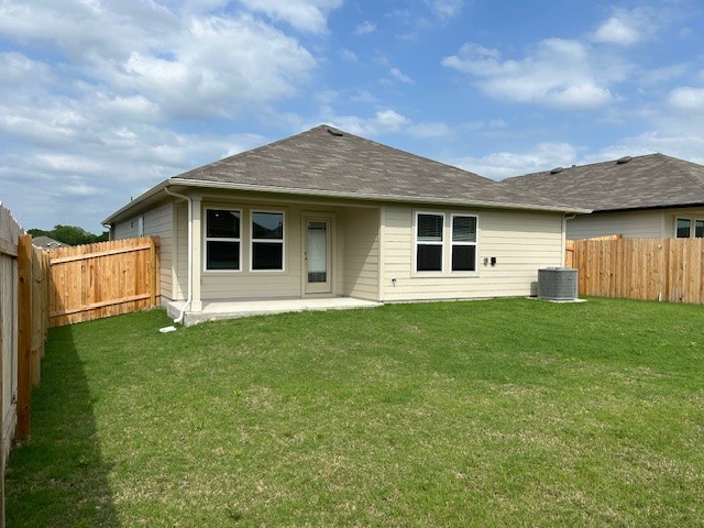 311 Darwin Place Lockhart, TX 78644 - Photo 14 of 16