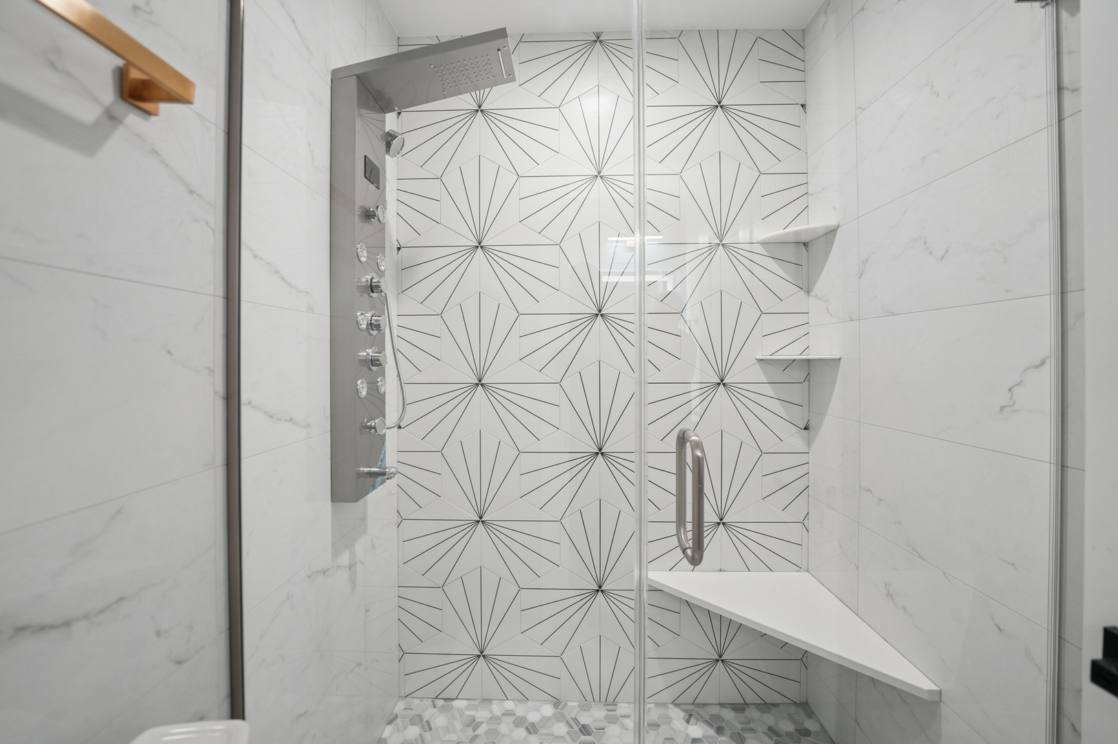 1133 Fortuna Avenue Park Ridge, IL 60068 - Photo 28 of 41 a bathroom with a bathtub