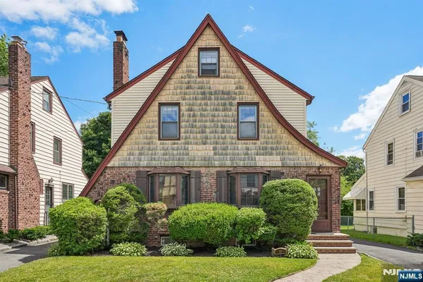 $585,000 | 21 Ferncliff Road, Bloomfield, NJ 07003