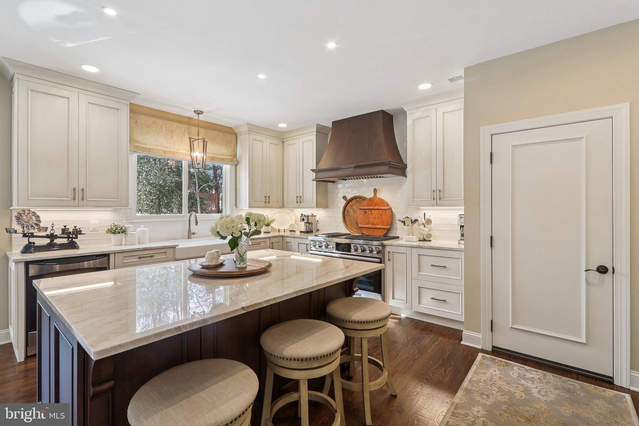 11186 Longwood Grove Drive Reston, VA 20194 - Photo 19 of 98