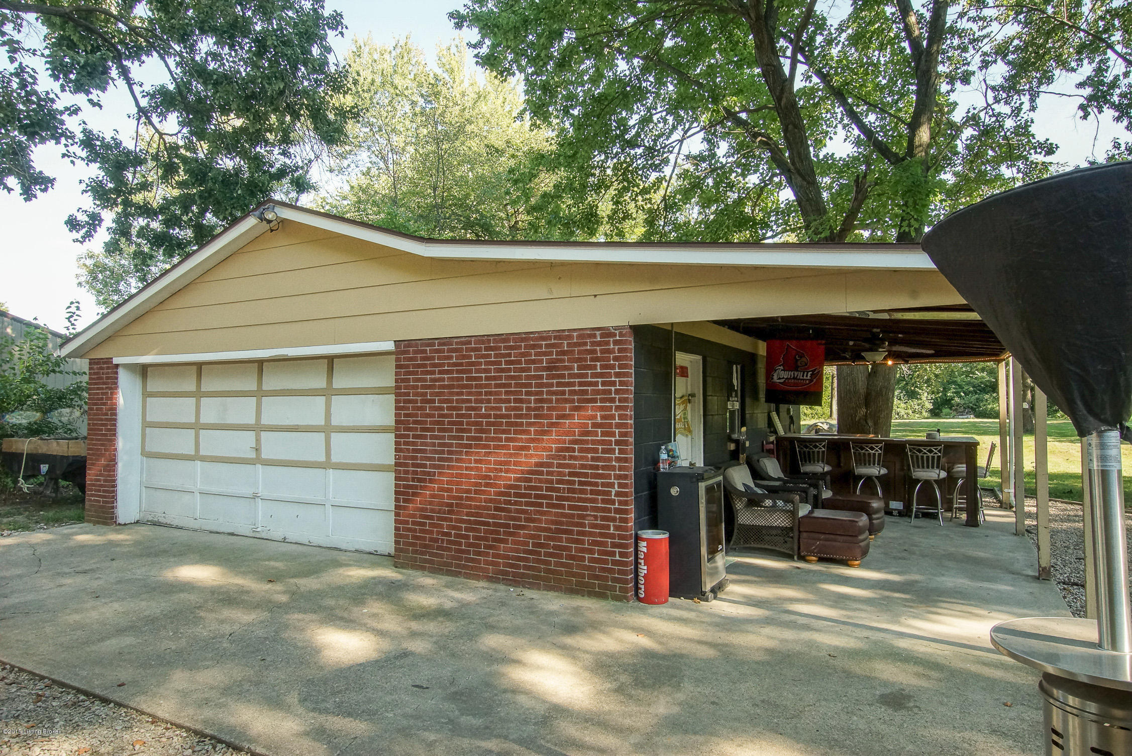 4308 Lambert Road Louisville, KY 40219 - Photo 23 of 39 Garage Bar 3