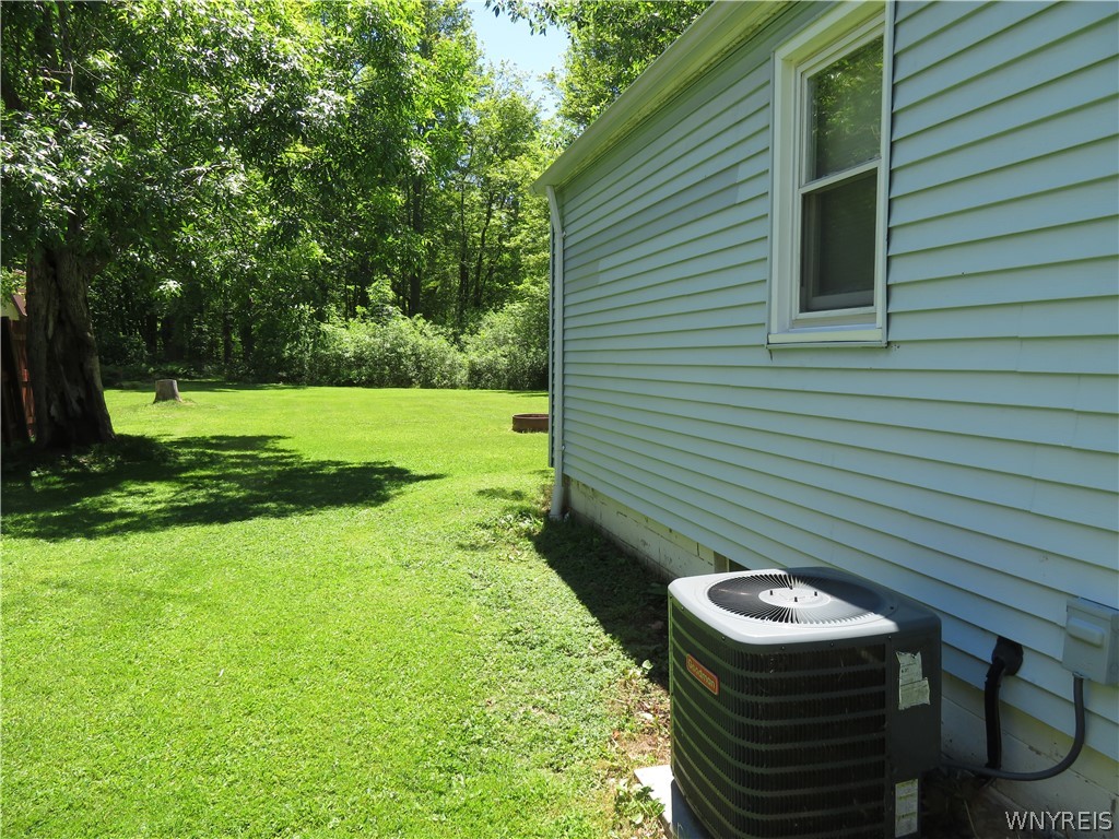 571 Tuscarora Road Evans, NY 14006 - Photo 9 of 41