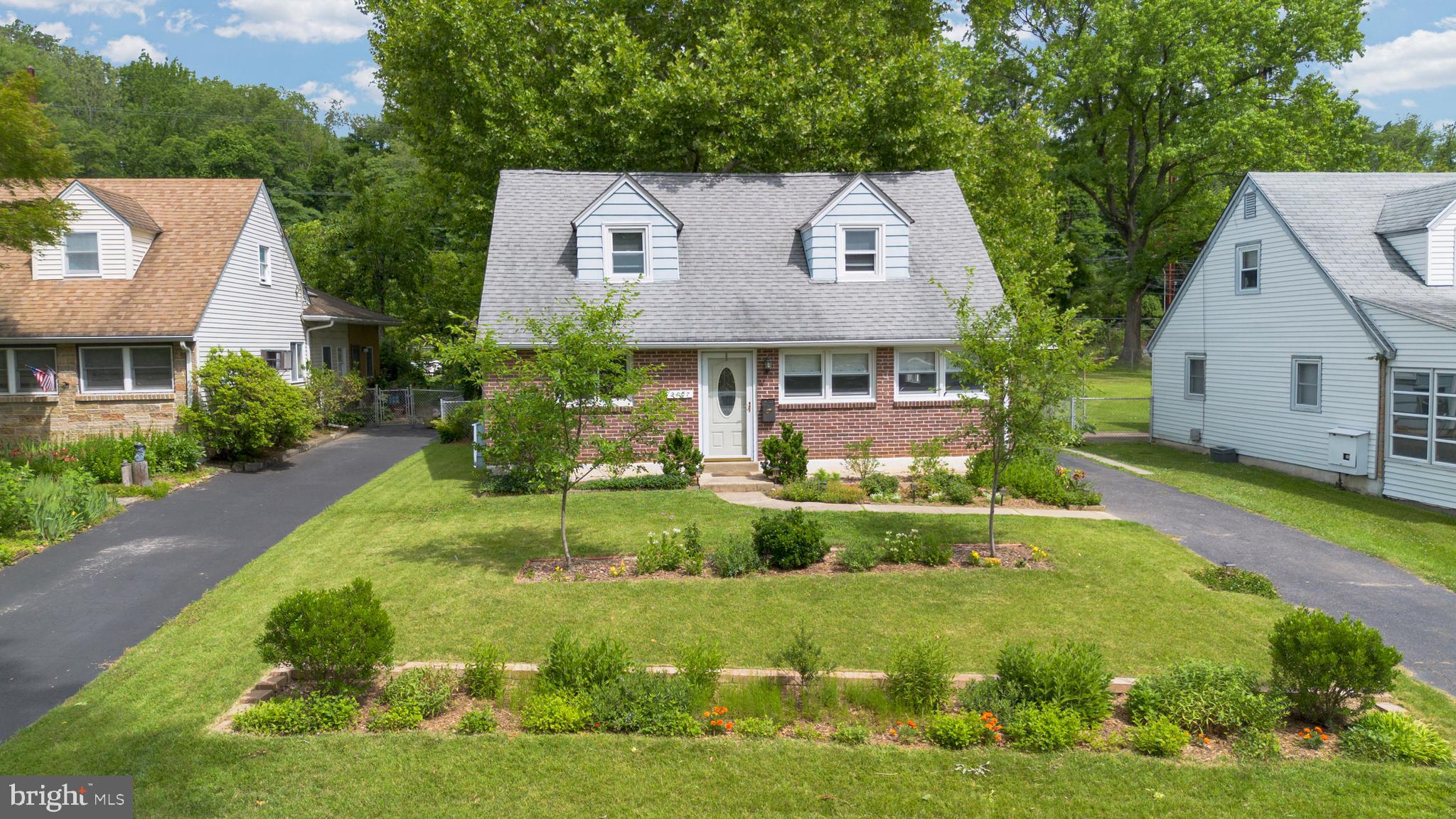 2407 Secane Road Secane, PA 19018 - Photo 4 of 47