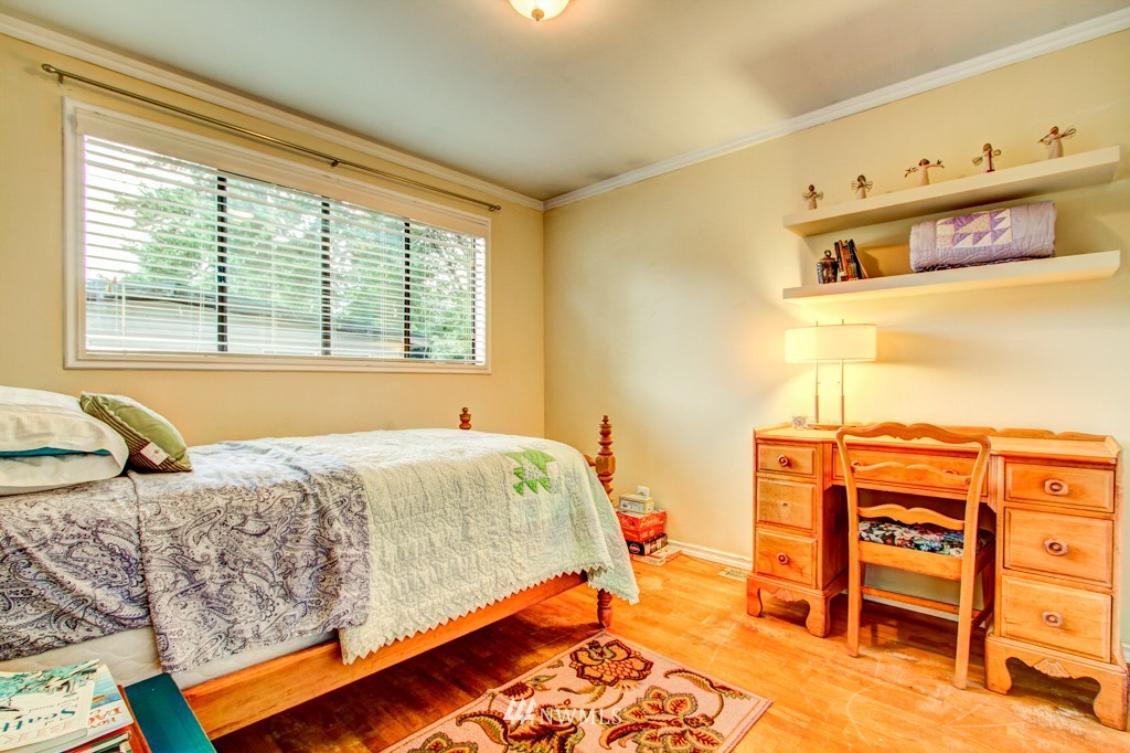 9411 216th Street Southwest Edmonds, WA 98020 - Photo 12 of 20 Gallery Image 12