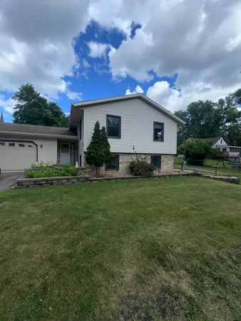 $270,000 | 1012 8th Avenue, Howard Lake, MN 55349