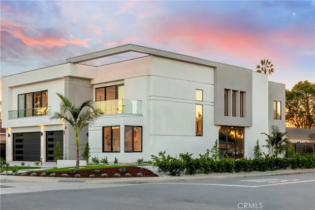 $3,590,000 | 853 Oak Street, Costa Mesa, CA 92627