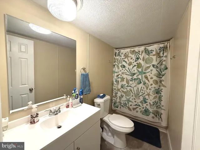 a view of utility room with washer and dryer