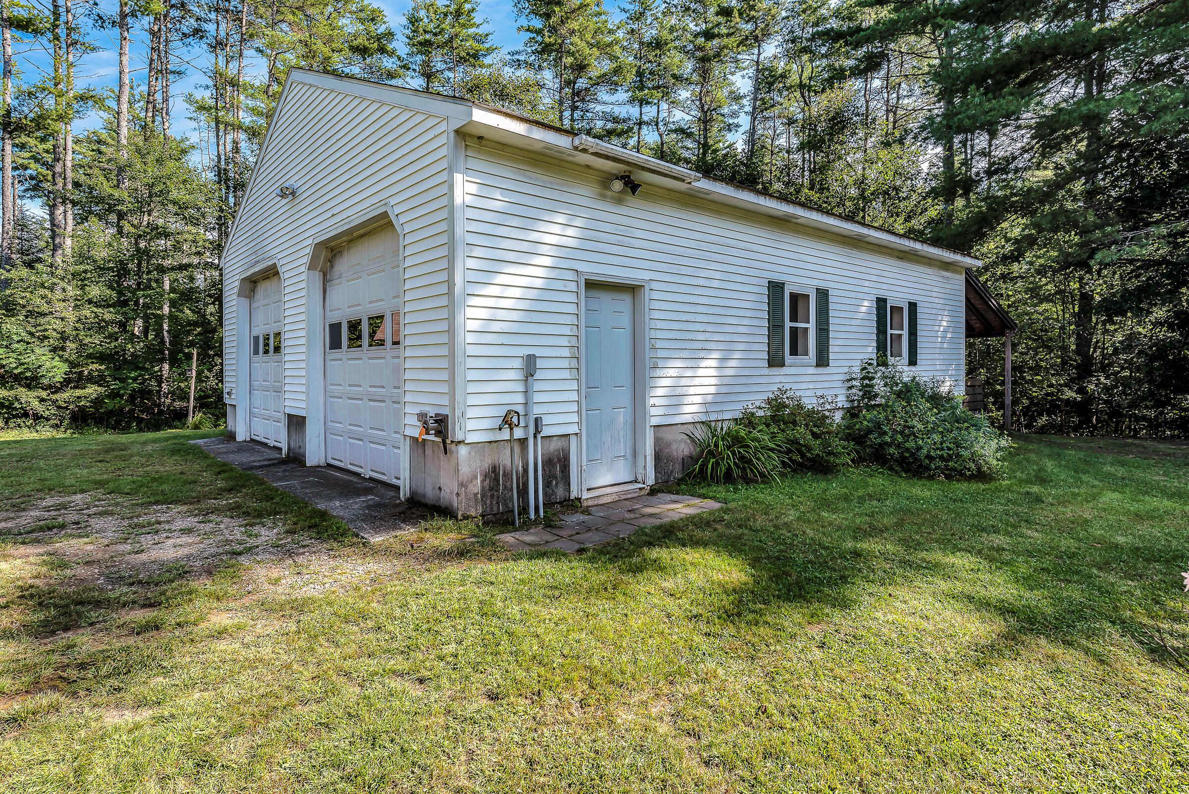 321 Newell Brook Road Durham, ME 04222 - Photo 29 of 36 Heated garage