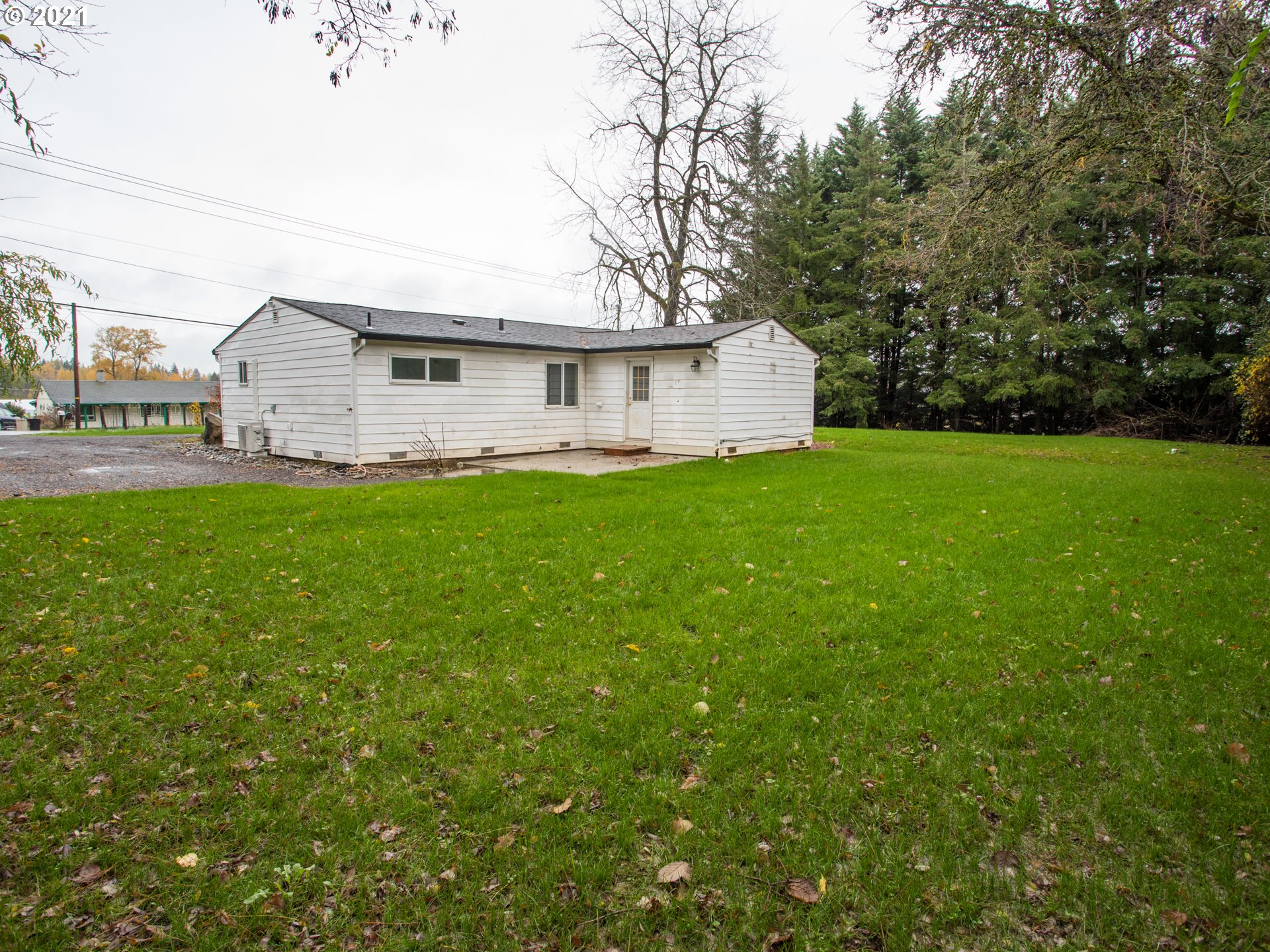 2517 Northeast 199th Street Ridgefield, WA 98642 - Photo 2 of 25 a view of a back yard of the house