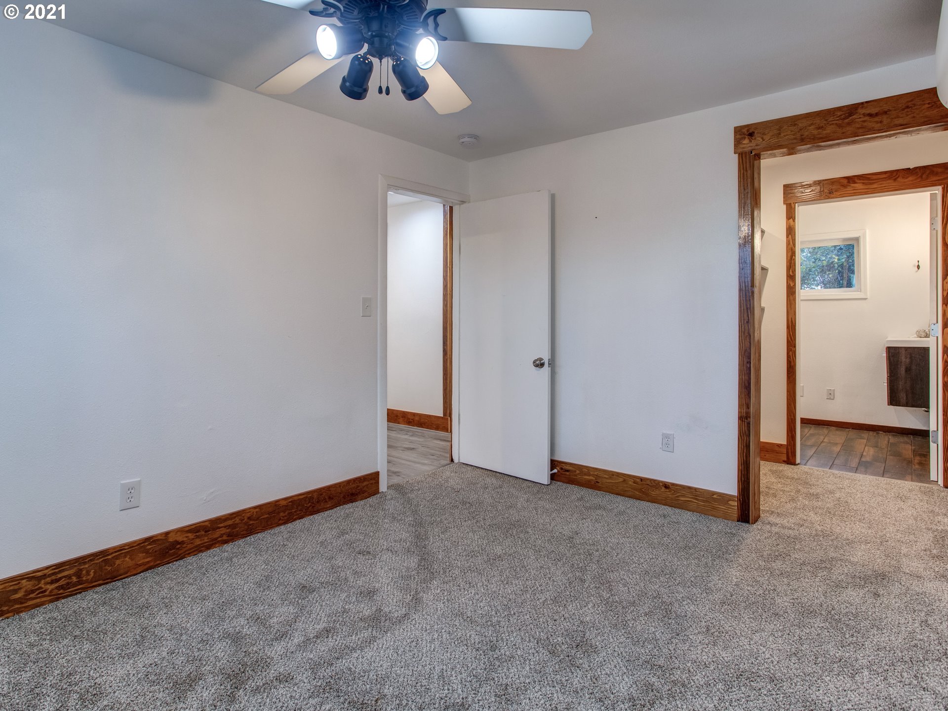 2517 Northeast 199th Street Ridgefield, WA 98642 - Photo 15 of 25 an empty room with chandelier fan
