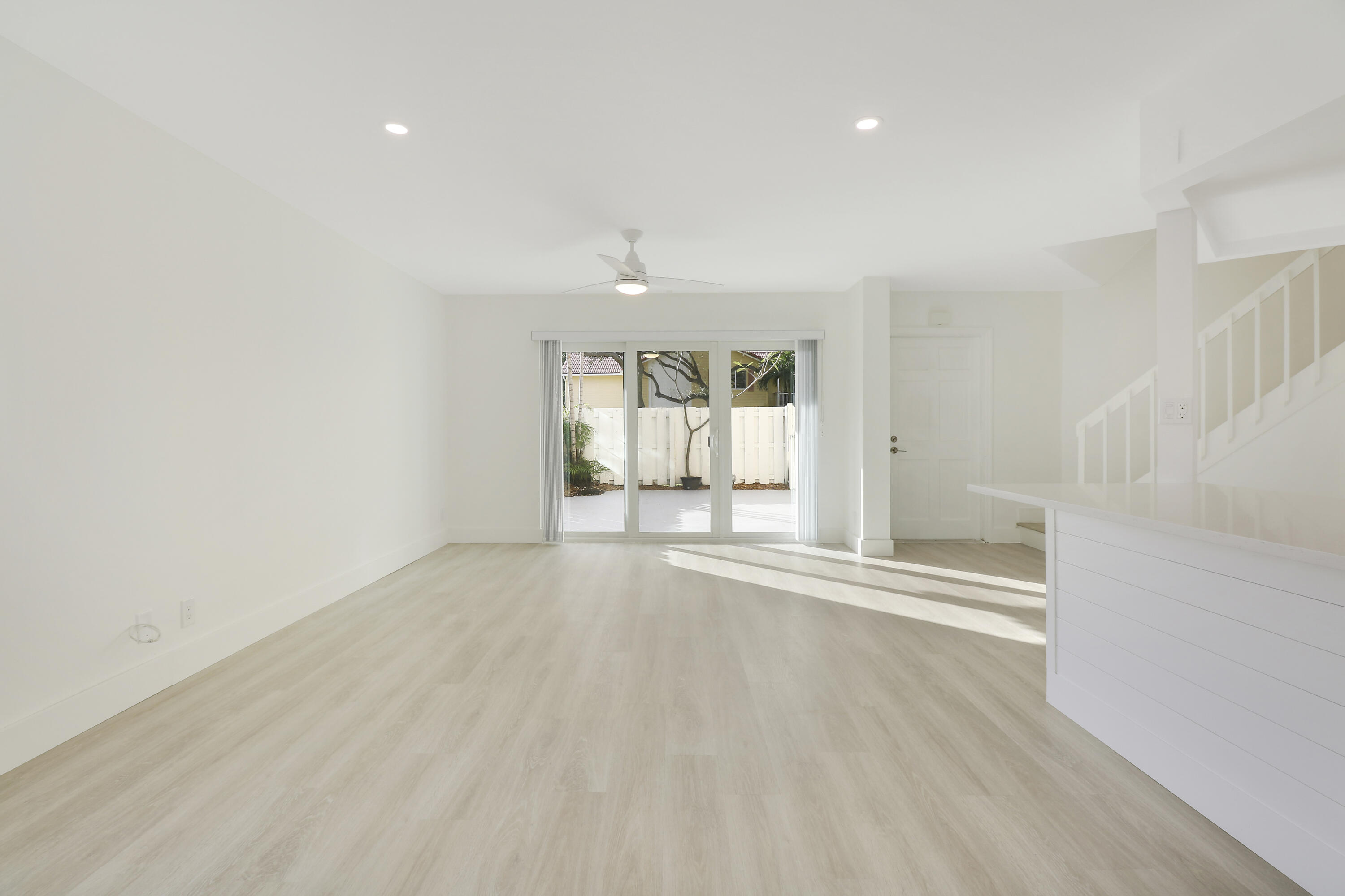 153 Seabreeze Circle Jupiter, FL 33477 - Photo 12 of 38 House1-12