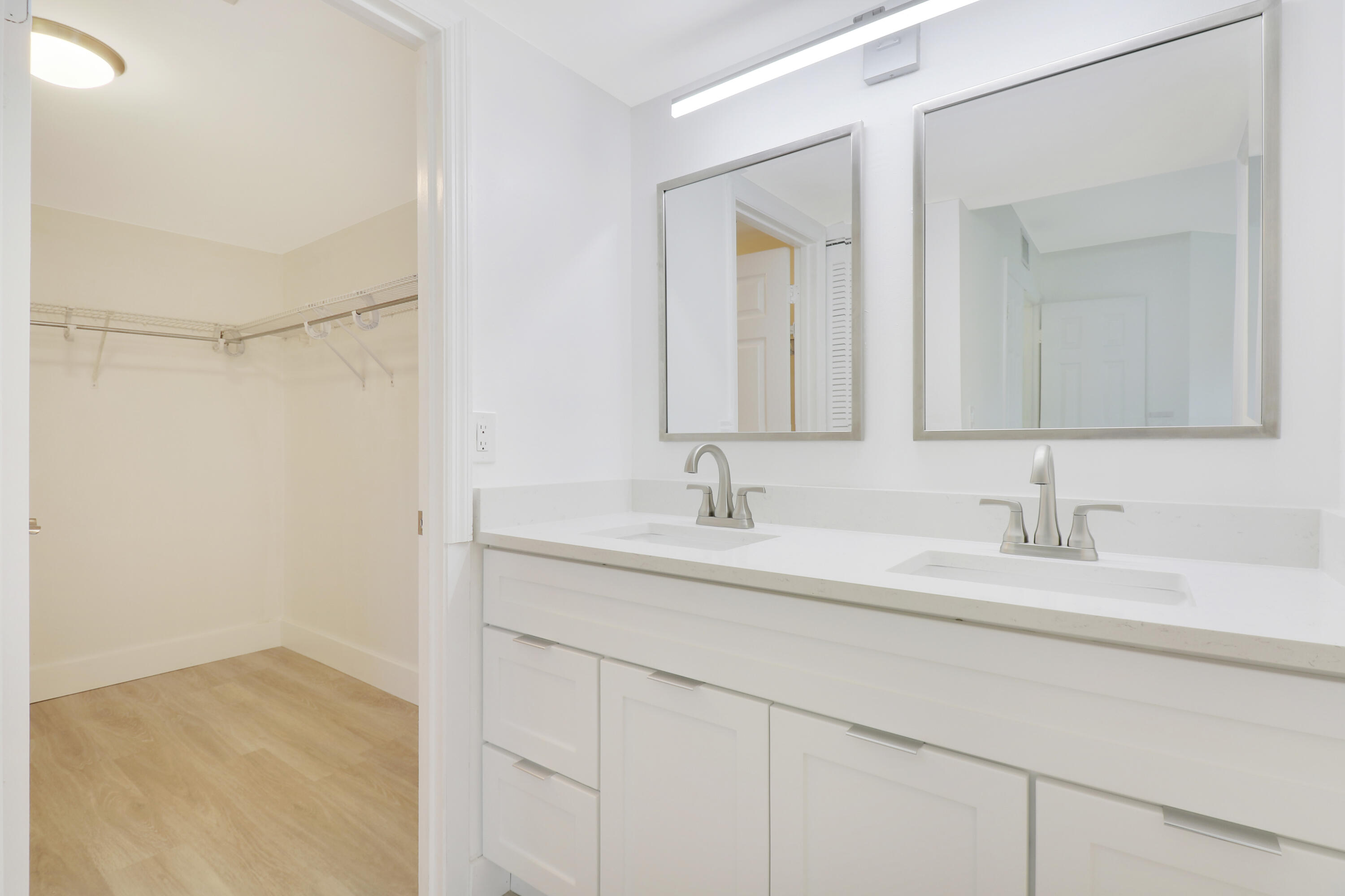 153 Seabreeze Circle Jupiter, FL 33477 - Photo 16 of 38 House1-18