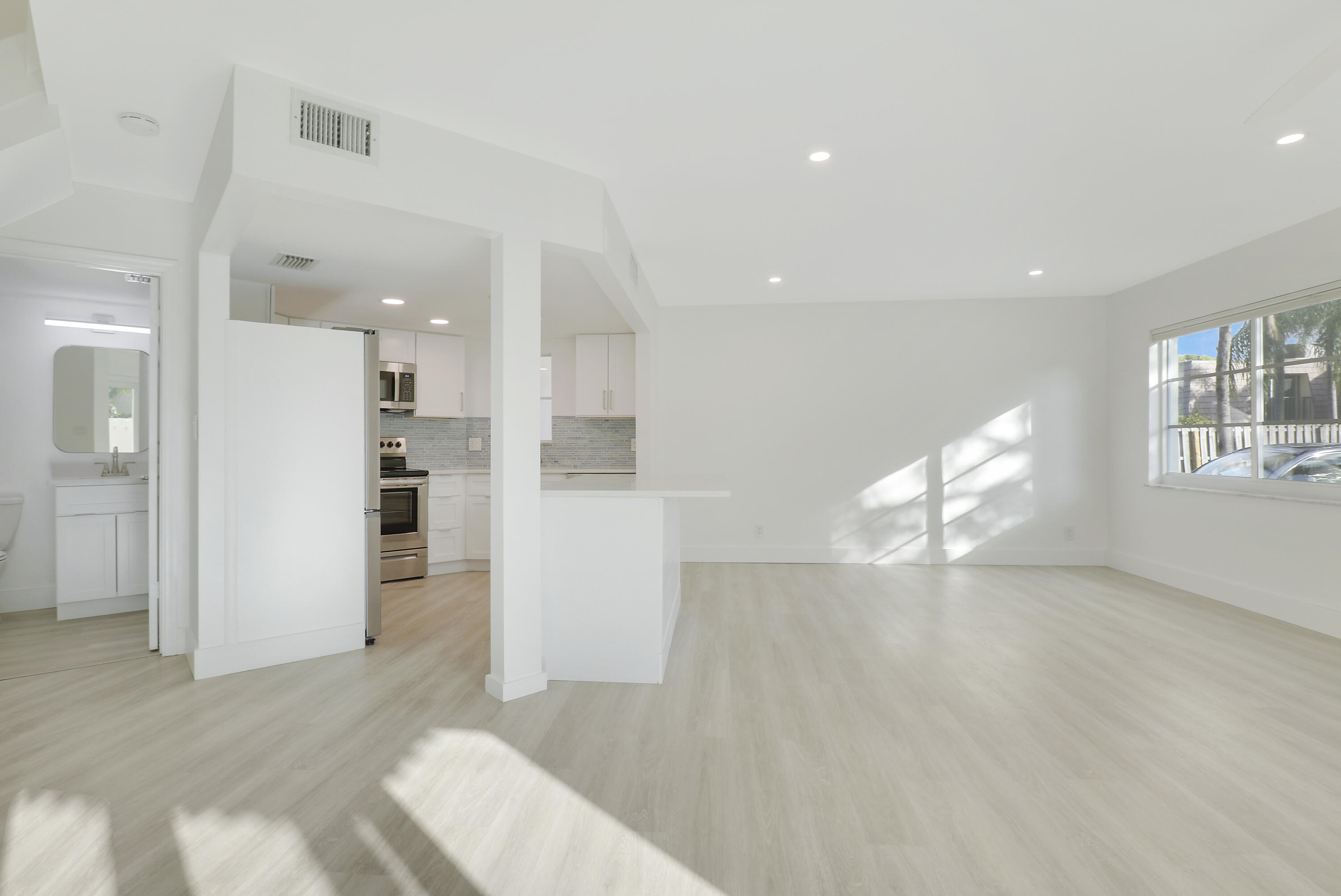 153 Seabreeze Circle Jupiter, FL 33477 - Photo 3 of 38 House1-3