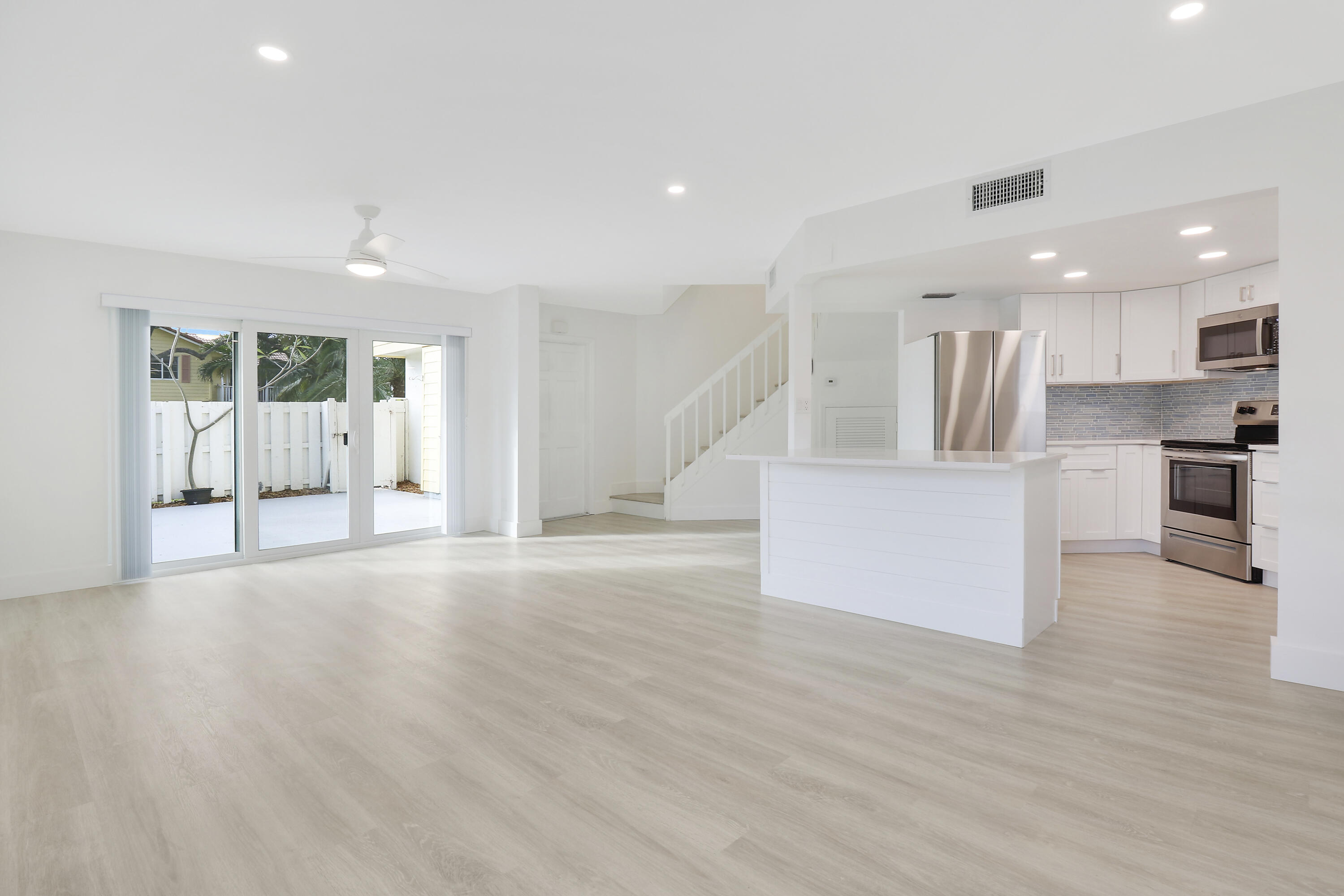 153 Seabreeze Circle Jupiter, FL 33477 - Photo 5 of 38 House1-6