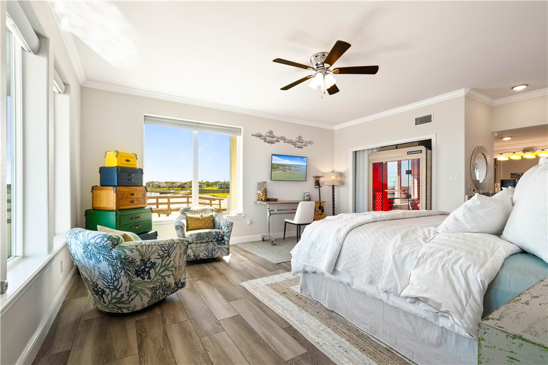 13 Sea Shell Shores Rockport, TX 78382 - Photo 34 of 40 a bed room with a bed and furniture