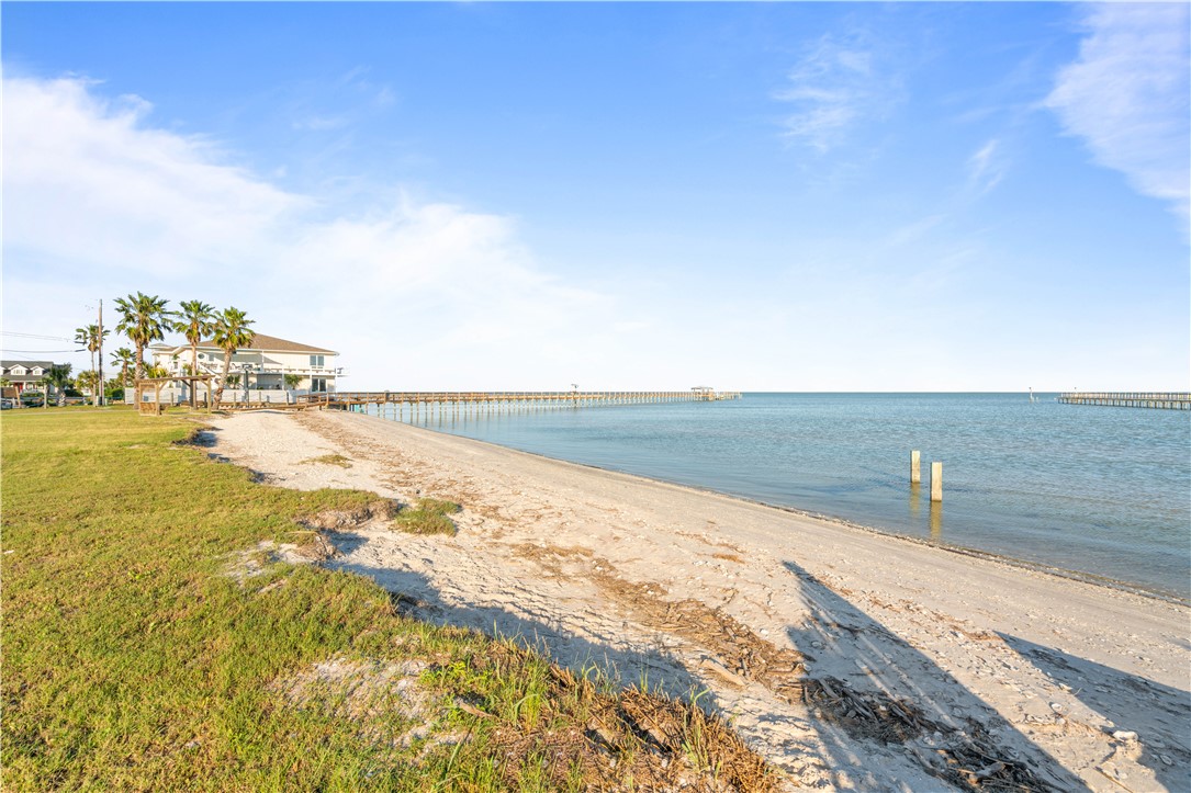 13 Sea Shell Shores Rockport, TX 78382 - Photo 9 of 40 a view of an ocean and beach