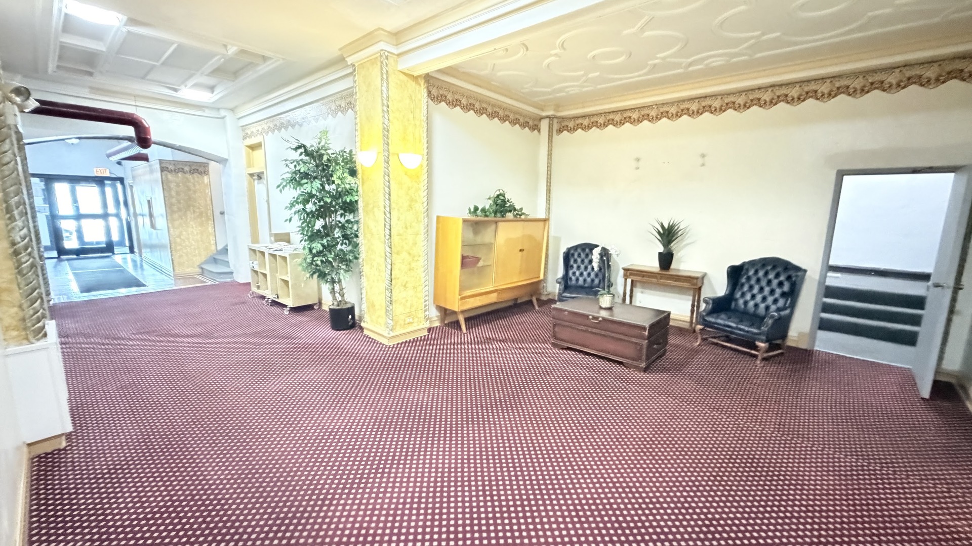 839 West Sheridan Road, Unit 217 Chicago, IL 60613 - Photo 2 of 8 Gallery Image 2