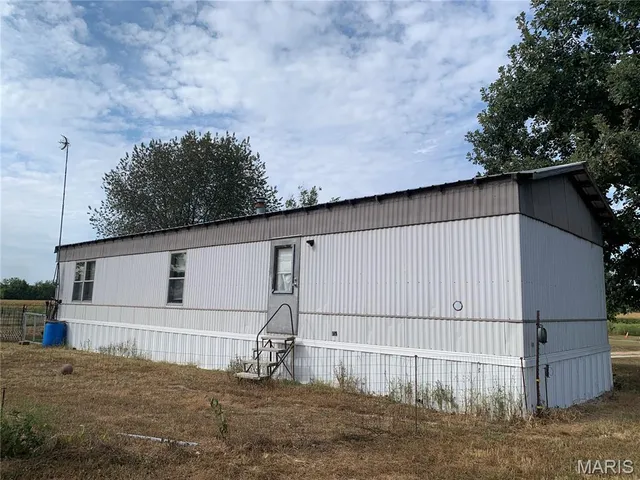 $205,000 | 191 East 650 Avenue, Mulberry Grove, IL 62262