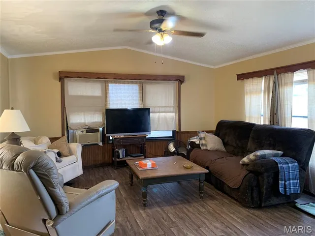 $205,000 | 191 East 650 Avenue, Mulberry Grove, IL 62262