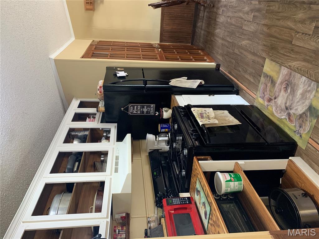 191 East 650 Avenue Mulberry Grove, IL 62262 - Photo 13 of 18