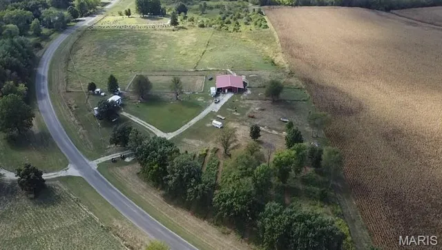 $205,000 | 191 East 650 Avenue, Mulberry Grove, IL 62262