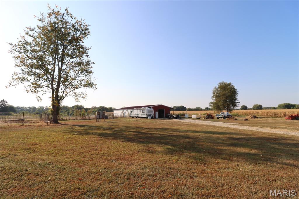 191 East 650 Avenue Mulberry Grove, IL 62262 - Photo 5 of 18