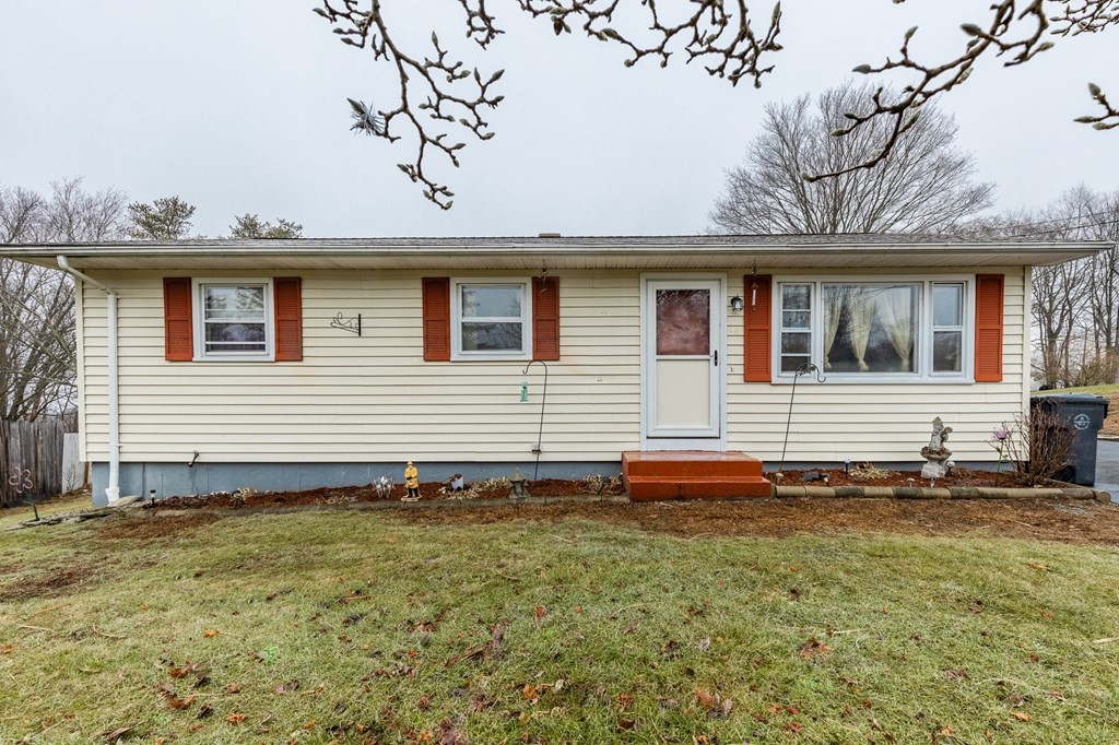 28 Major Drive Plainfield, CT 06374 - Photo 3 of 32