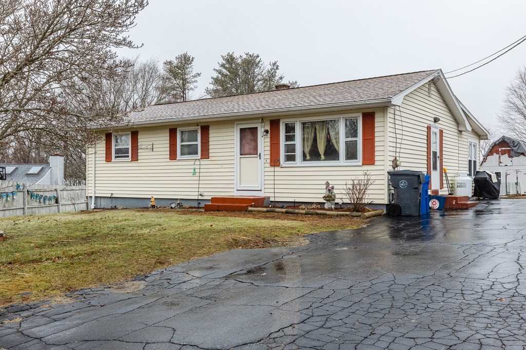 28 Major Drive Plainfield, CT 06374 - Photo 8 of 32