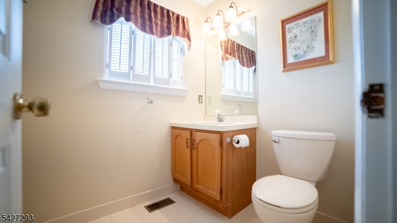 343 Falcon Ridge Way South Hamburg, NJ 07419 - Photo 19 of 27