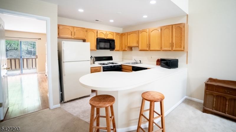 343 Falcon Ridge Way South Hamburg, NJ 07419 - Photo 5 of 27