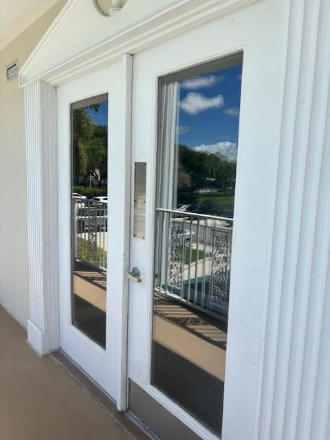 6109 Balboa Circle, Unit 206 Boca Raton, FL 33433 - Photo 4 of 19 Elevator