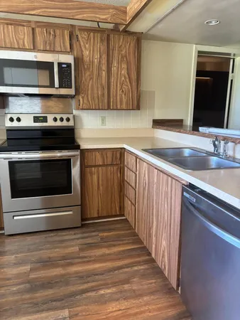 $2,400 | 6109 Balboa Circle, Unit 206, Boca Raton, FL 33433