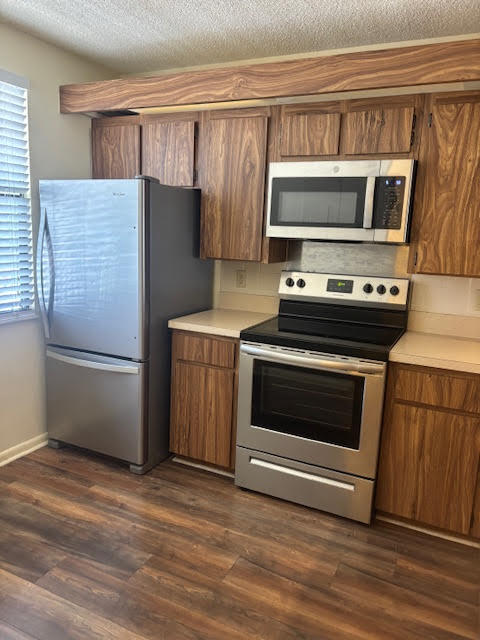 6109 Balboa Circle, Unit 206 Boca Raton, FL 33433 - Photo 8 of 19 Kitchen