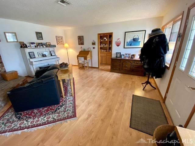 21719 Old Town Road Tehachapi, CA 93561 - Photo 10 of 75 Gallery Image 10