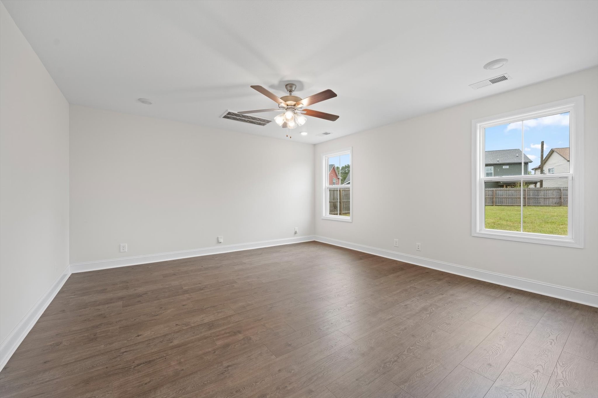 210 Notgrass Road Clarksville, TN 37042 - Photo 8 of 31