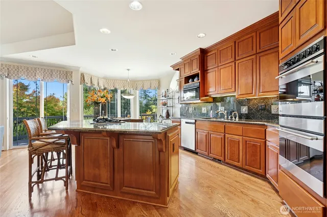 $2,875,000 | 6105 155th Avenue Southeast, Bellevue, WA 98006