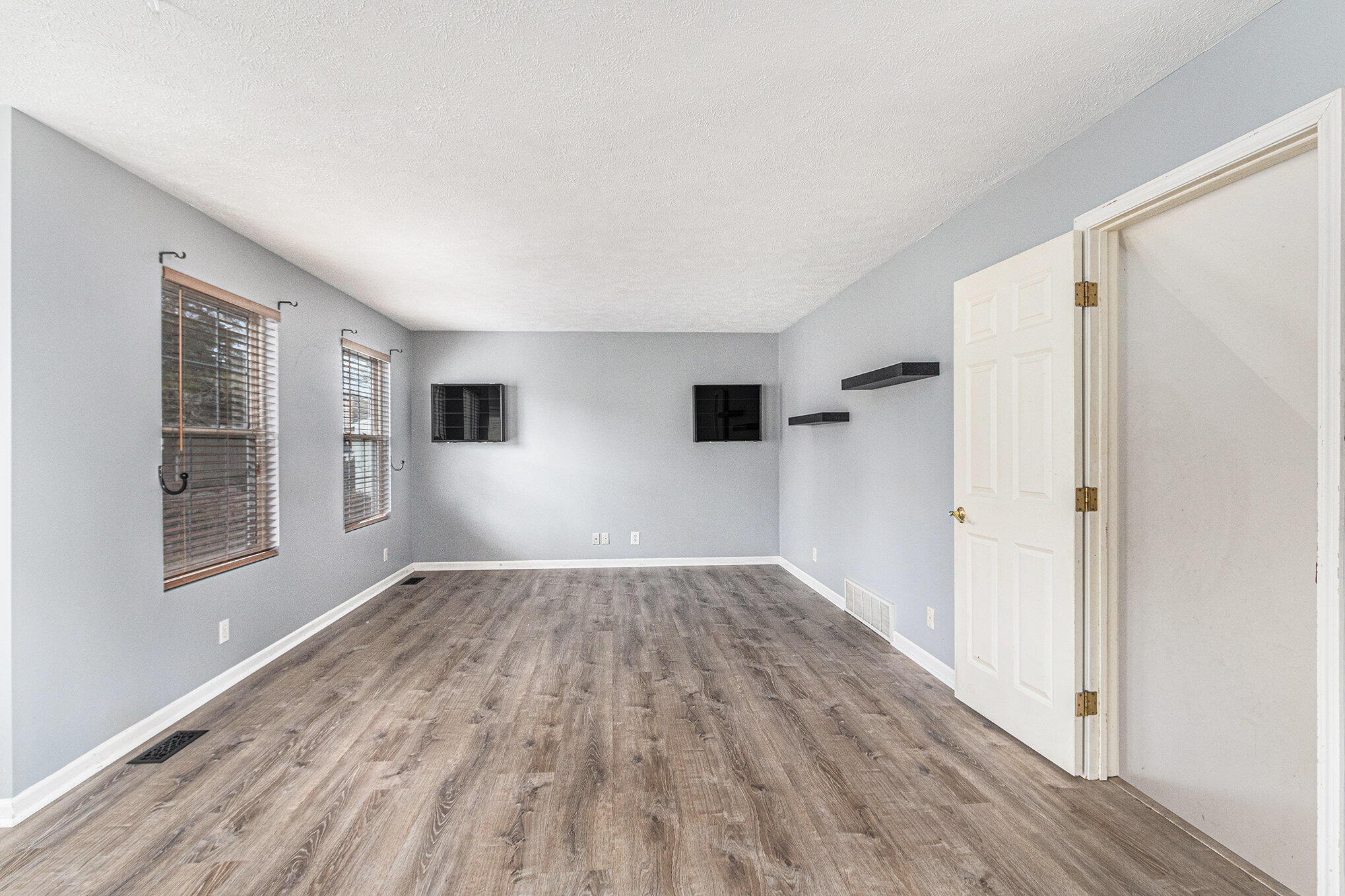 16409 Lannin Lane Spring Lake, MI 49456 - Photo 2 of 24 003_fm_ndp_19_106