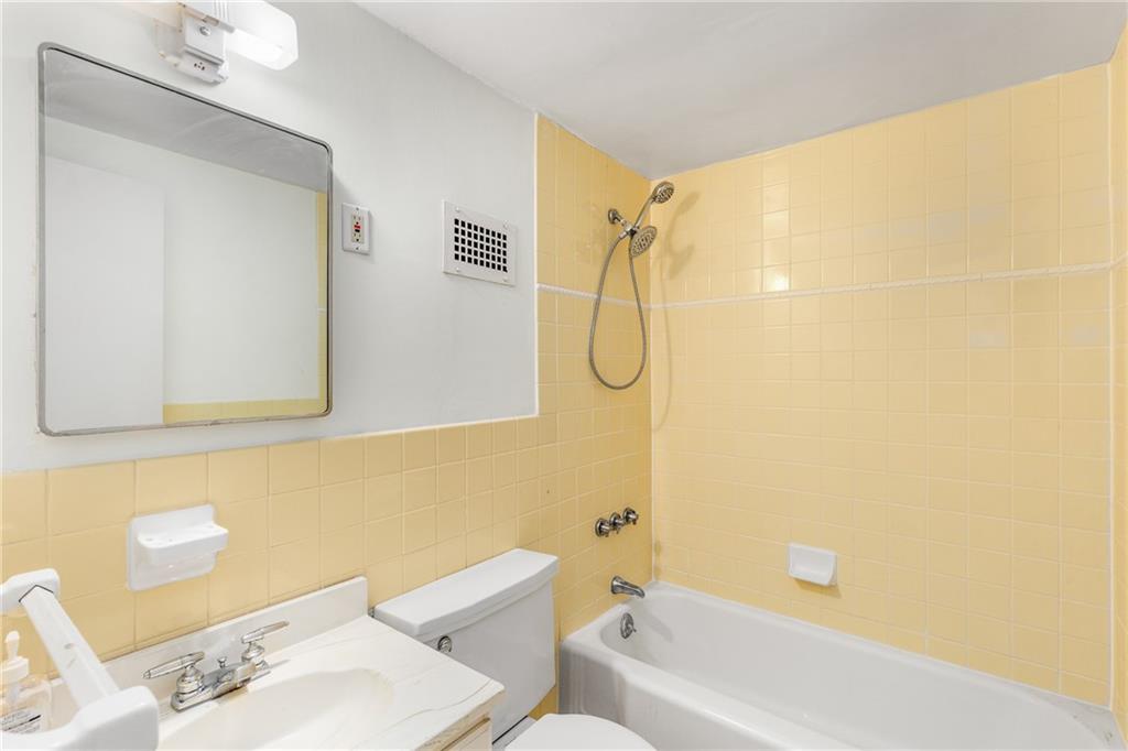 2965 Pharr Ct S Northwest, Unit 413 Atlanta, GA 30305 - Photo 11 of 39