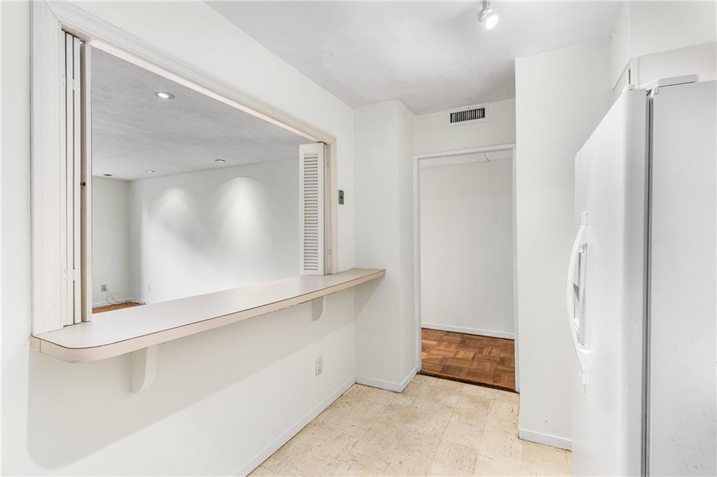 2965 Pharr Ct S Northwest, Unit 413 Atlanta, GA 30305 - Photo 5 of 39