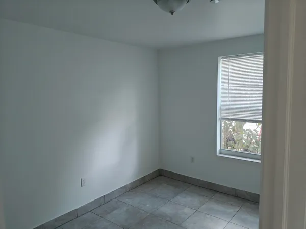 $2,000 | 2326 Taft Street, Hollywood, FL 33020