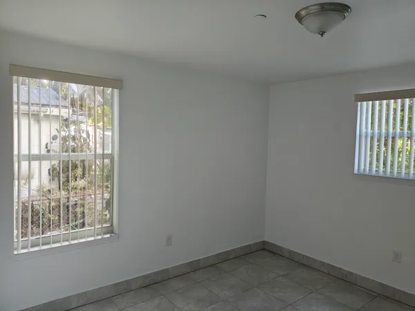 $2,000 | 2326 Taft Street, Hollywood, FL 33020