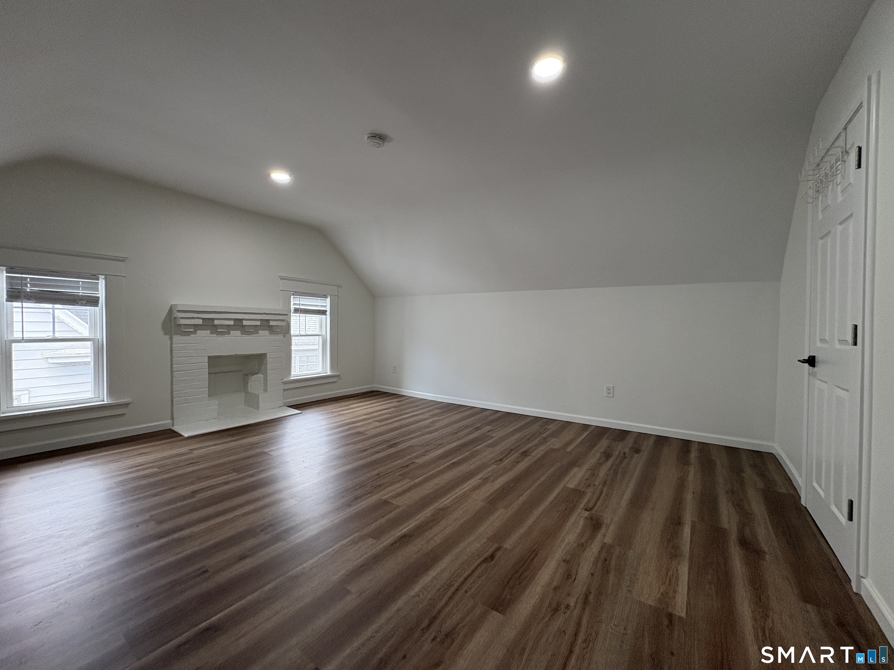 26 Union Street Seymour, CT 06483 - Photo 5 of 35