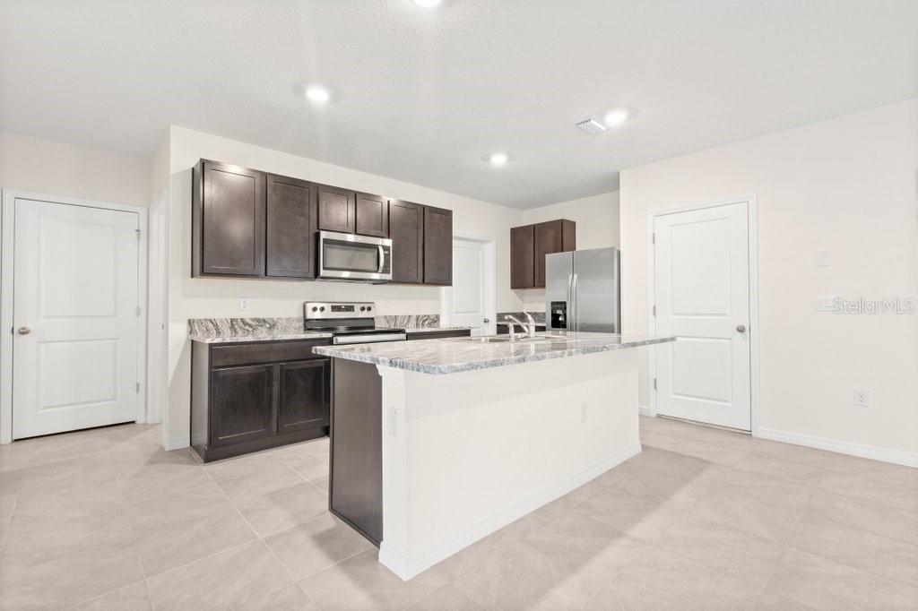 31470 Penny Surf Loop Wesley Chapel, FL 33545 - Photo 7 of 28