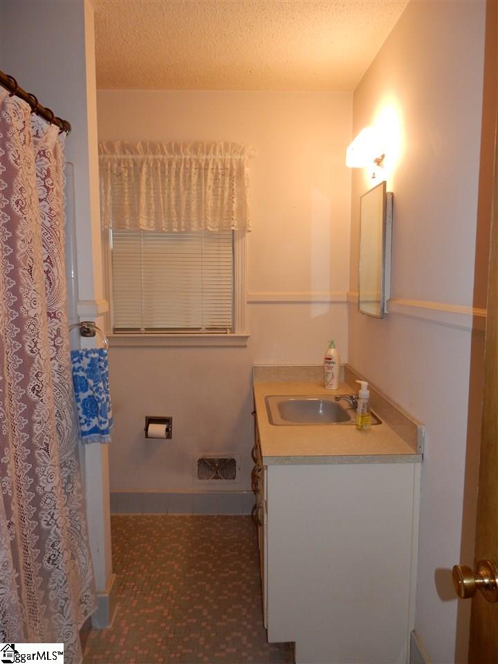 209 Edwards Mill Road Taylors, SC 29687 - Photo 7 of 35 Gallery Image 7