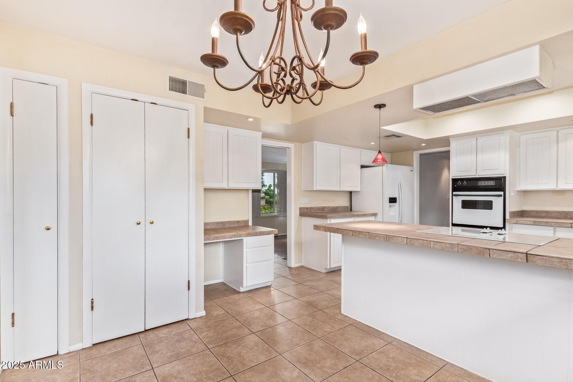 2234 East Lawrence Road Phoenix, AZ 85016 - Photo 19 of 71 15 - Lawrence dining nook in kitchen