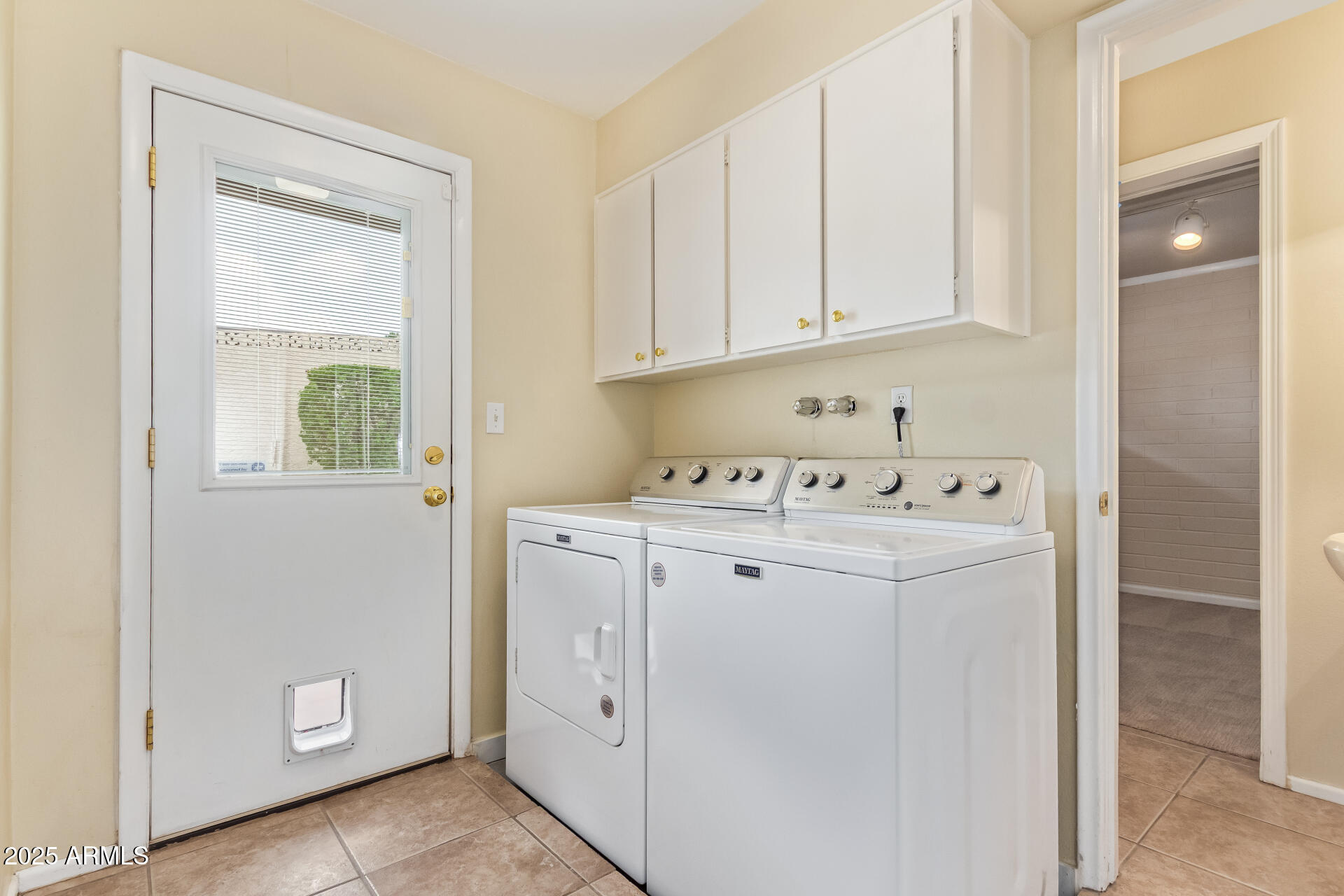 2234 East Lawrence Road Phoenix, AZ 85016 - Photo 42 of 71 a utility room with dryer and washer
