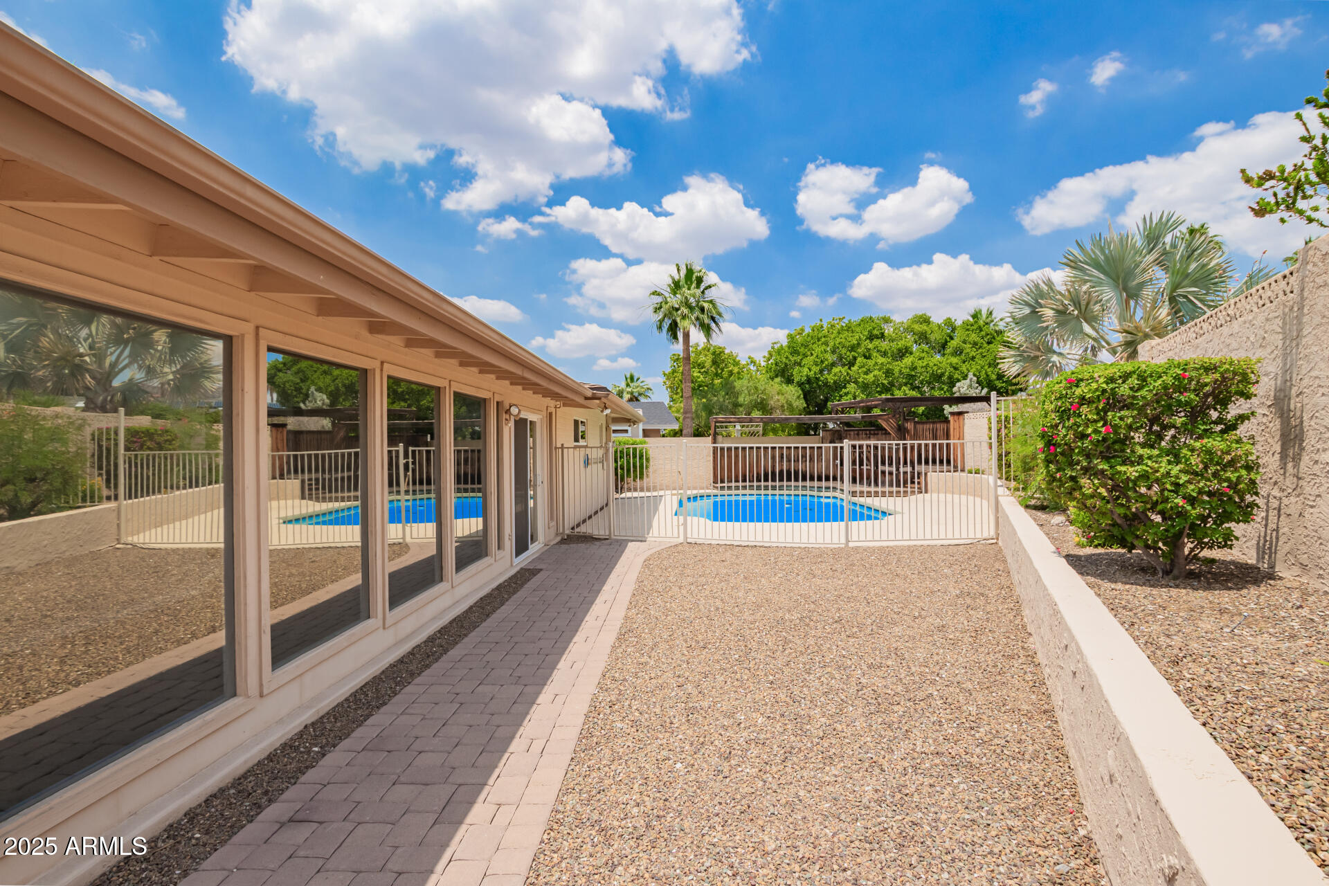 2234 East Lawrence Road Phoenix, AZ 85016 - Photo 47 of 71 37 - Lawrence Rear yard/pool