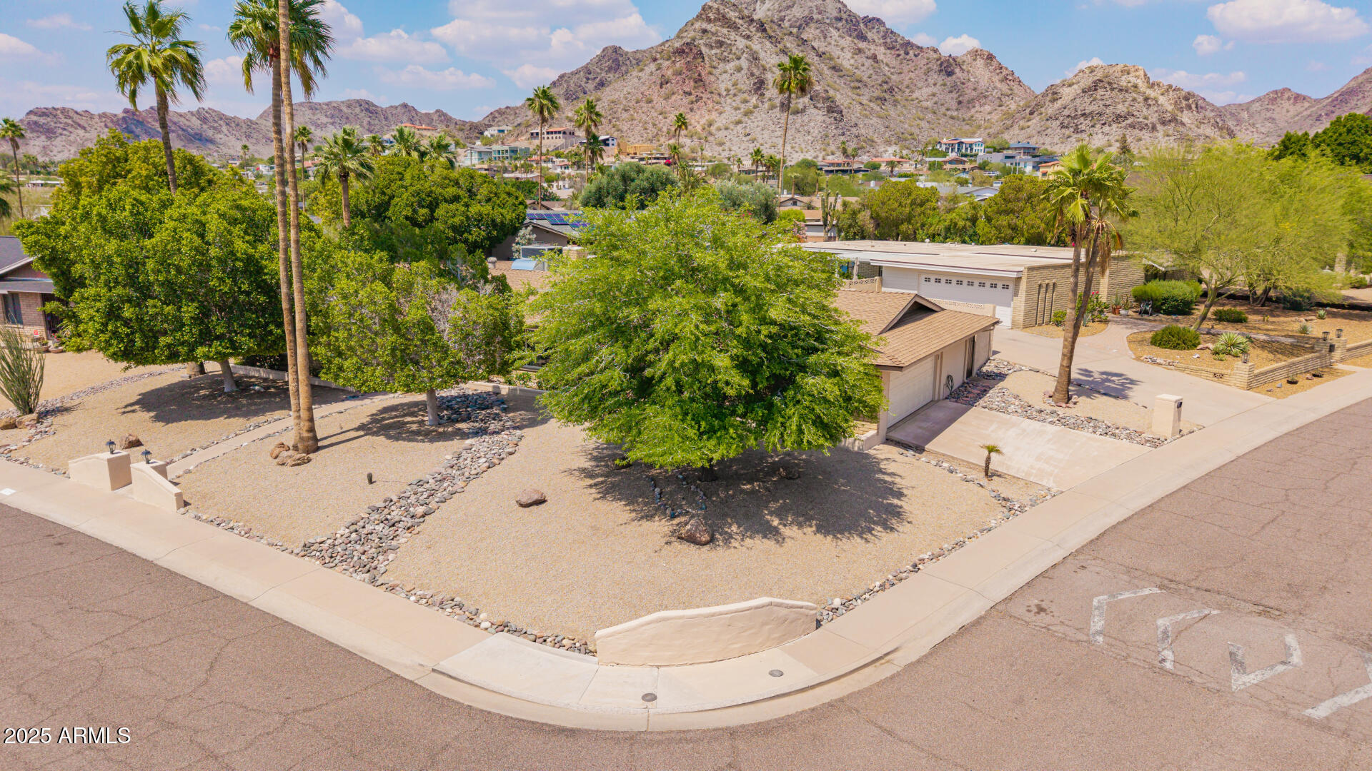 2234 East Lawrence Road Phoenix, AZ 85016 - Photo 5 of 71 a view of a terrace view